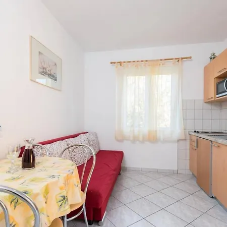 In With Balcony, Air Conditioning, Wifi, Dishwasher *