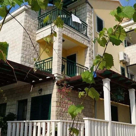 In With Balcony, Air Conditioning, Wifi, Dishwasher Orebić